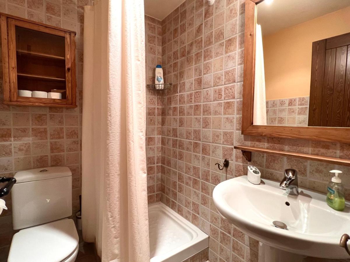 Areu Apartament De La Vall Ferrera - L'Amfitriona מראה חיצוני תמונה