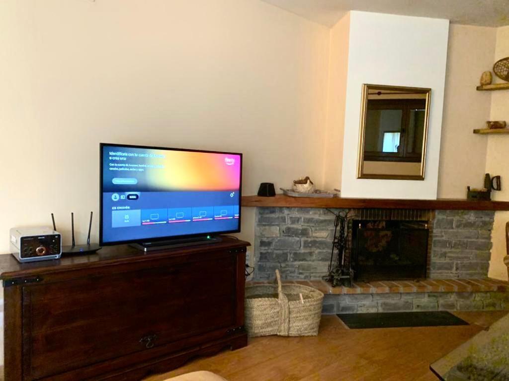 Areu Apartament De La Vall Ferrera - L'Amfitriona מראה חיצוני תמונה